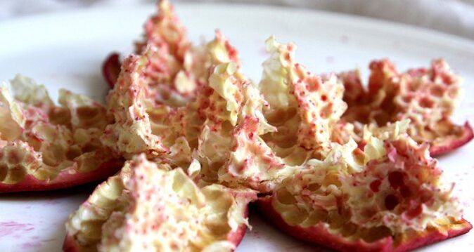 pomegranate peels to treat worms